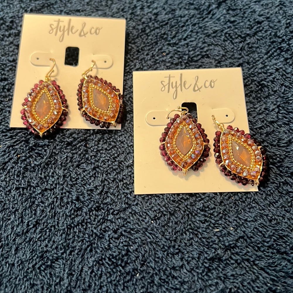 Women’s earrings gold overtone